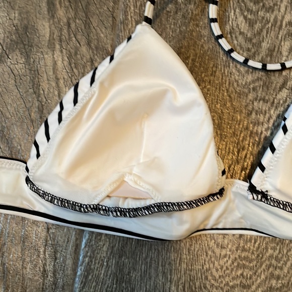 Victoria’s Secret black and white stripe bikini top - Picture 3 of 4